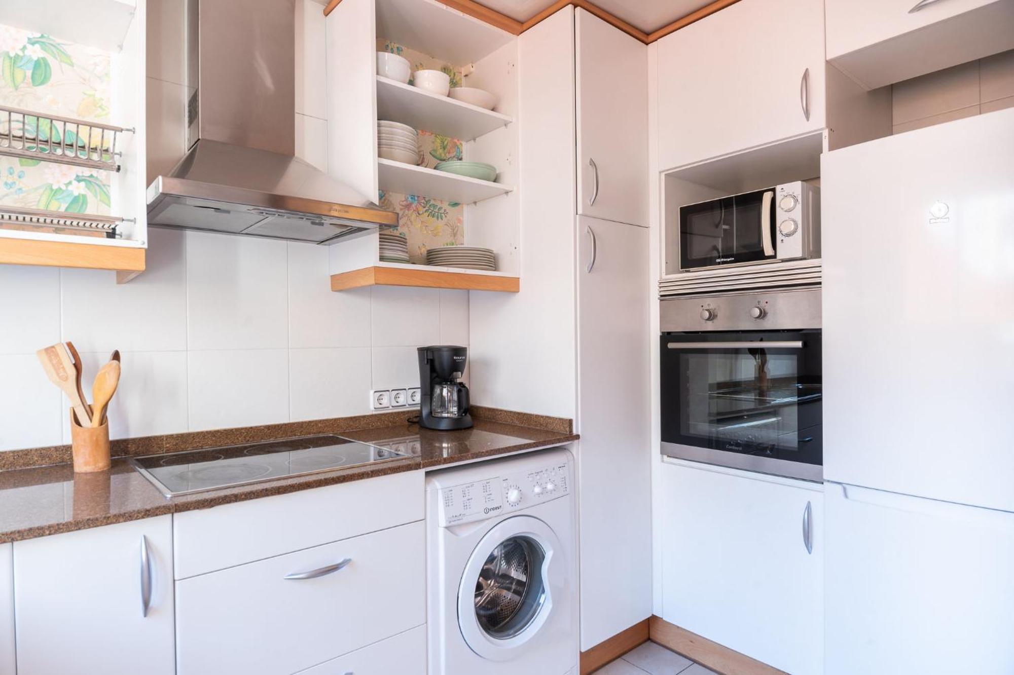 Spacious & Sunny Apt With Terrace In The City Center 巴塞罗那 外观 照片