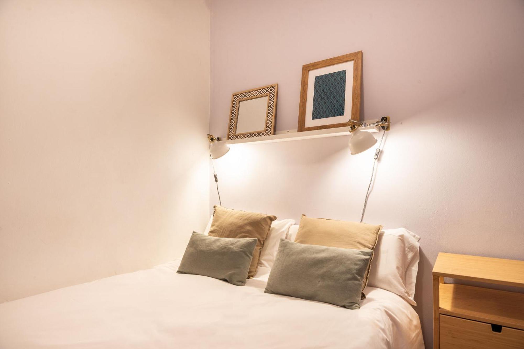 Spacious & Sunny Apt With Terrace In The City Center 巴塞罗那 外观 照片