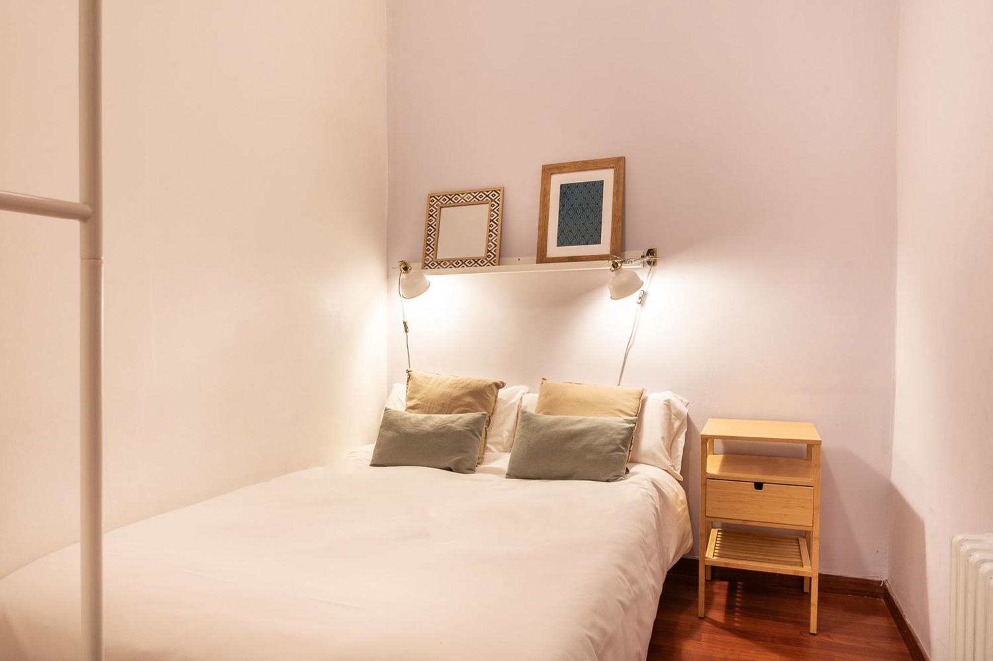 Spacious & Sunny Apt With Terrace In The City Center 巴塞罗那 外观 照片