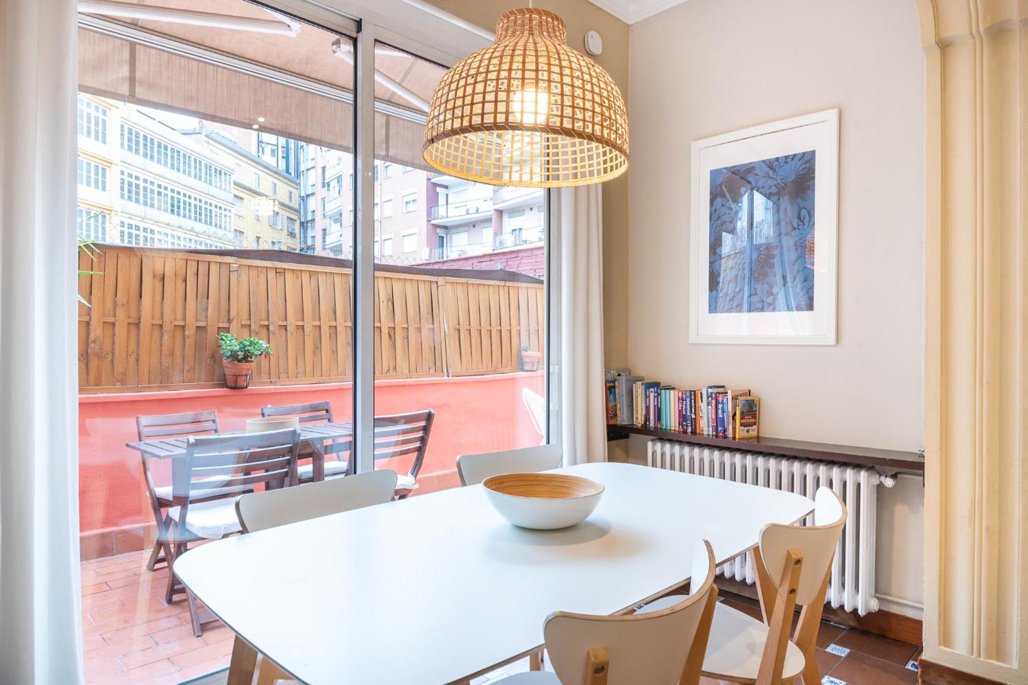 Spacious & Sunny Apt With Terrace In The City Center 巴塞罗那 外观 照片
