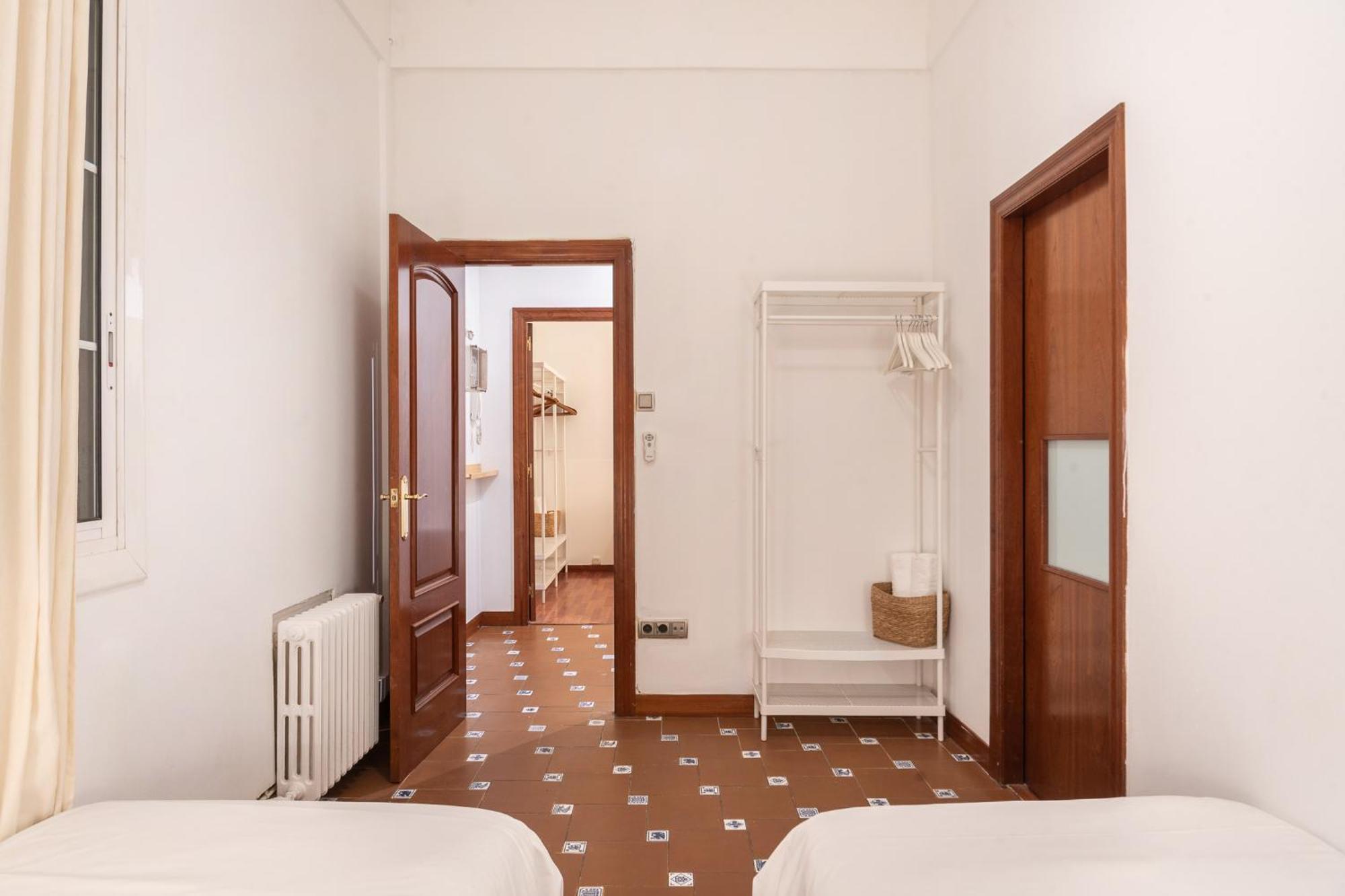 Spacious & Sunny Apt With Terrace In The City Center 巴塞罗那 外观 照片